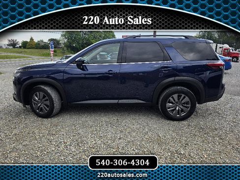 Used 2025 Nissan Pathfinder SV AWD/4WD image 1