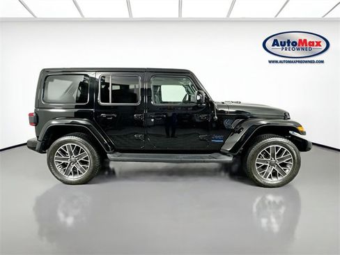 Used 2022 Jeep Wrangler Unlimited Sahara image 9