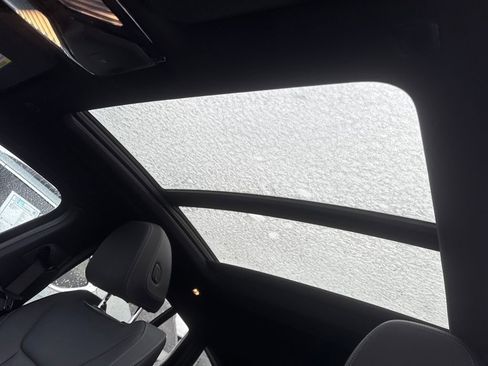 Used 2025 BMW X4 xDrive30i w/ Premium Package image 22