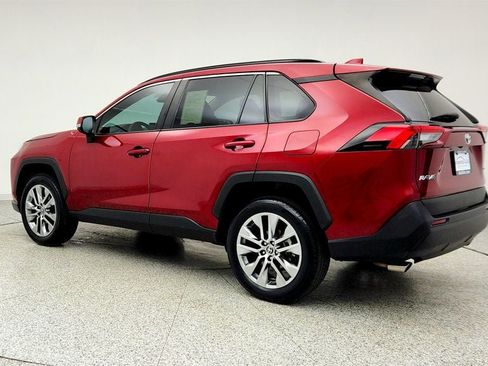 Used 2023 Toyota RAV4 XLE Premium FWD image 7