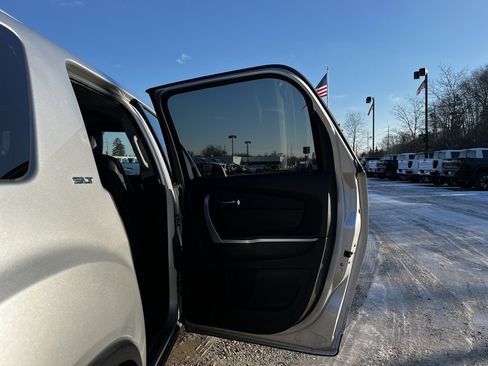 Used 2011 GMC Acadia SLT w/ Technology Package image 31