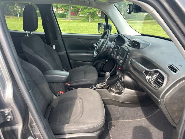 Used 2016 Jeep Renegade Latitude AWD/4WD image 26