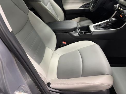 Used 2022 Toyota RAV4 XLE Premium AWD/4WD image 32