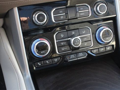 Used 2024 GMC Yukon XL Denali w/ Denali Reserve Package image 36