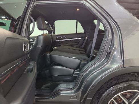 Used 2018 Ford Explorer Sport image 19