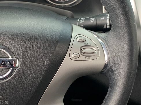 Used 2018 Nissan Murano SV FWD image 11