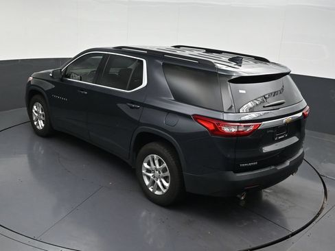 Used 2021 Chevrolet Traverse LT FWD image 19