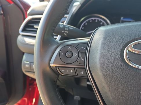 Used 2024 Toyota Camry SE image 25