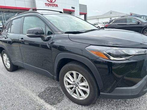 Used 2022 Toyota Corolla Cross LE AWD/4WD image 4