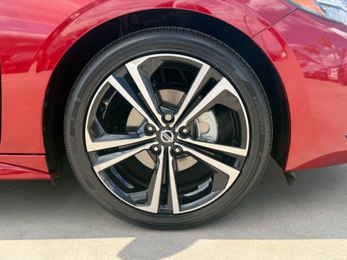Certified 2021 Nissan Sentra SR FWD image 10