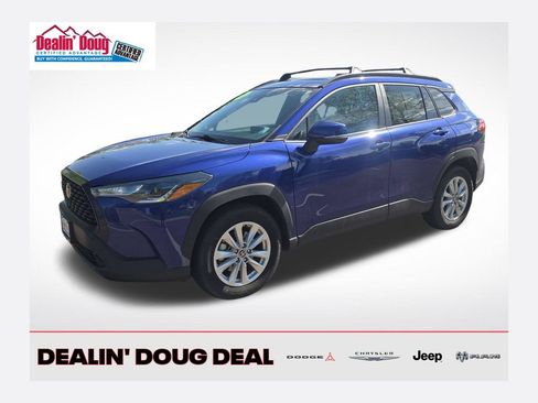 Used 2022 Toyota Corolla Cross LE w/ Moonroof Package AWD/4WD image 1