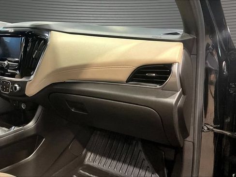Used 2022 Chevrolet Traverse LS AWD/4WD image 25