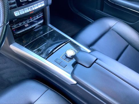 Used 2014 Mercedes-Benz E 350 Sedan image 17