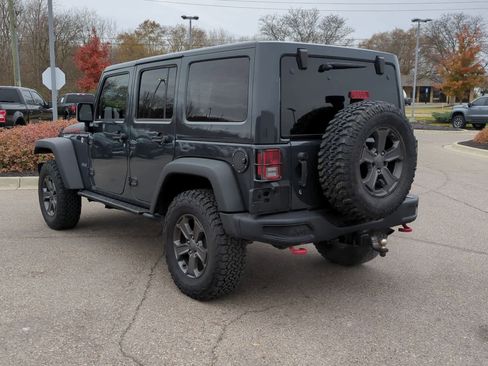 Used 2018 Jeep Wrangler Unlimited Rubicon w/ Connectivity Group image 6
