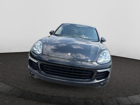 Used 2016 Porsche Cayenne AWD/4WD image 2