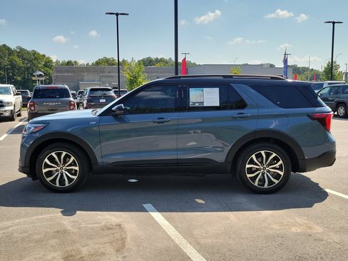 Used 2025 Ford Explorer ST-Line RWD image 6