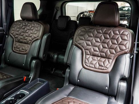 Used 2025 Nissan Armada Platinum image 41