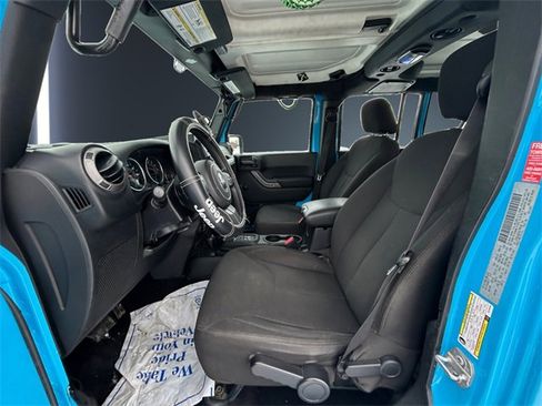 Used 2017 Jeep Wrangler Unlimited Sport image 9