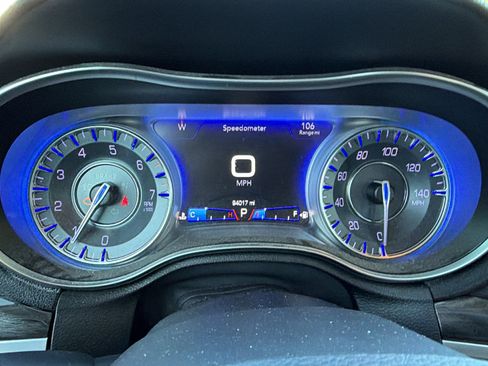 Used 2018 Chrysler 300 Touring w/ Sport Appearance Package RWD image 29