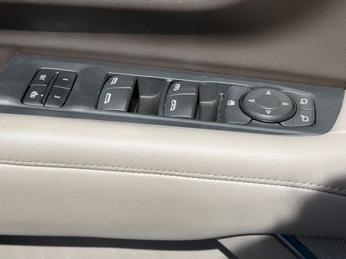 Used 2021 Chevrolet Suburban Z71 w/ Rear Media and Nav Package image 8