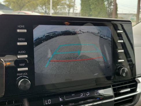 Used 2022 Toyota Sienna LE FWD image 27