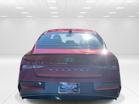 New 2026 Hyundai Elantra SEL Sport Premium FWD image 5