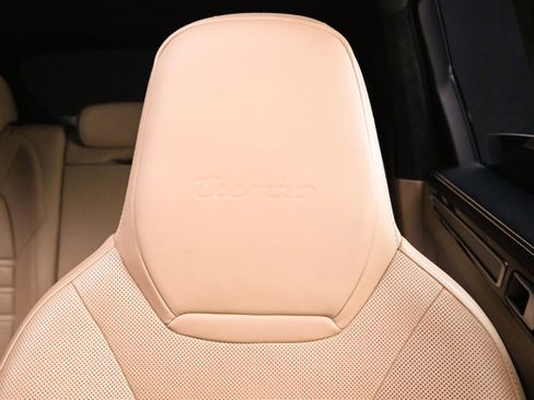 Used 2019 Porsche Cayenne Turbo w/ Premium Plus Package image 52