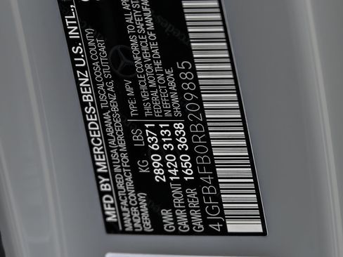 Used 2024 Mercedes-Benz GLE 350 4MATIC w/ AMG Line Exterior image 36