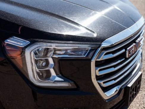 Used 2023 GMC Terrain SLT AWD/4WD image 13