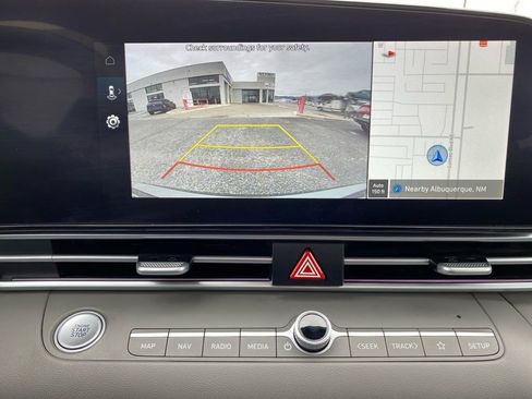 Used 2025 Hyundai Elantra SEL image 25