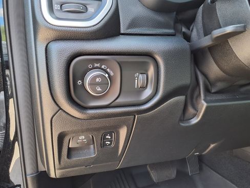 Used 2021 RAM 1500 Big Horn AWD/4WD image 23