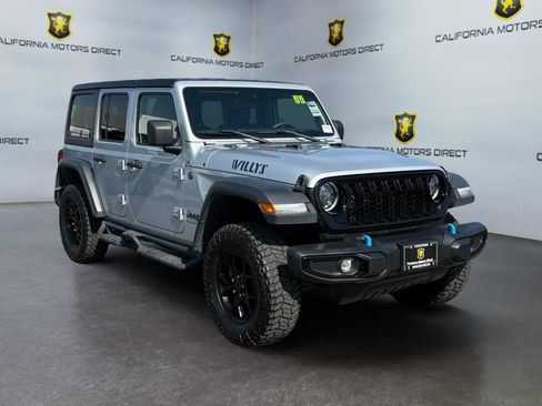 Used 2024 Jeep Wrangler Unlimited AWD/4WD image 7