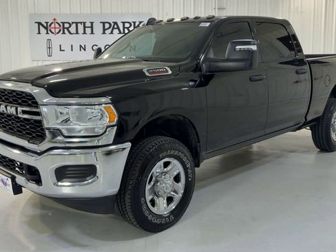 Used 2024 RAM 2500 Tradesman w/ Chrome Appearance Group image 5