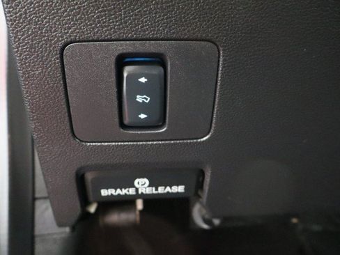 Used 2018 Ford F250 Lariat w/ Lariat Value Package AWD/4WD image 36