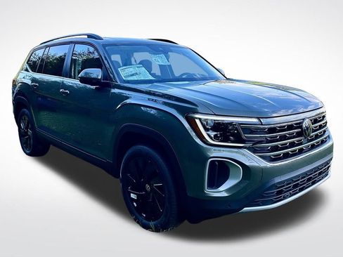 New 2026 Volkswagen Atlas SE image 2