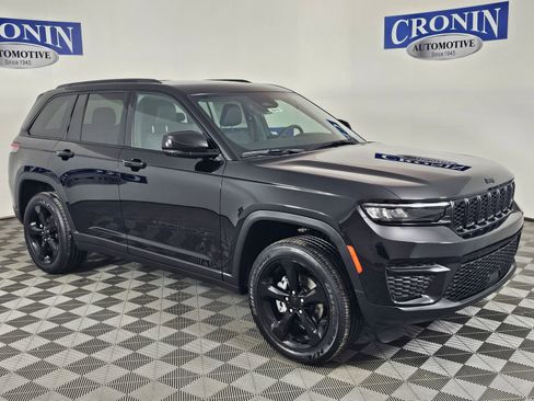 New 2025 Jeep Grand Cherokee 4WD image 7