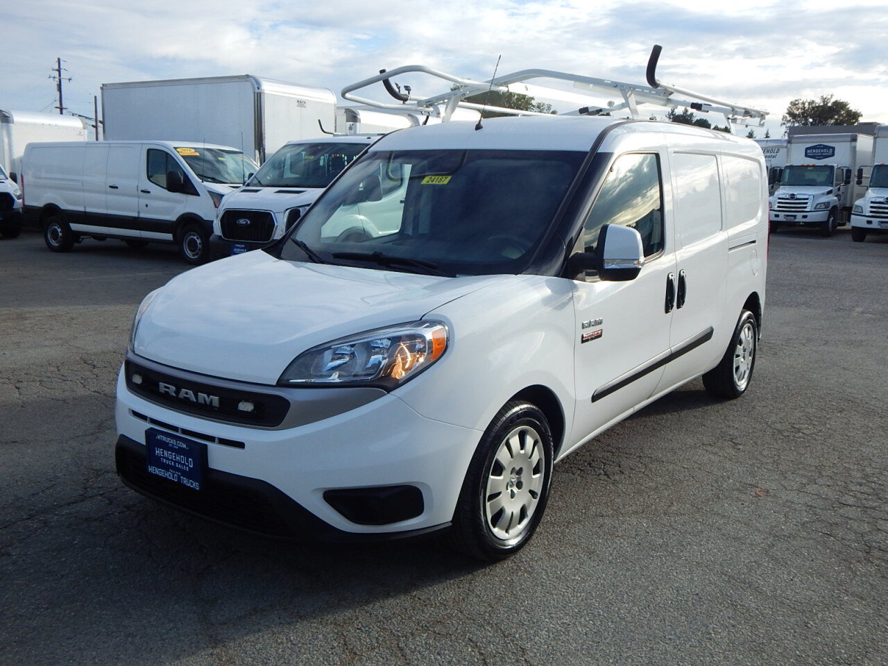 Used 2019 RAM ProMaster City Tradesman SLT FWD image 1