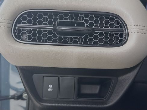 Certified 2026 Honda HR-V LX image 9