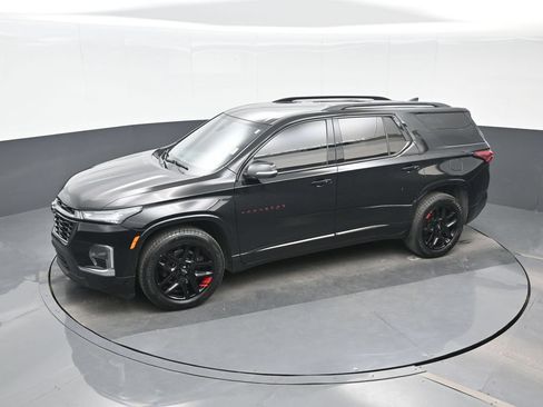 Used 2023 Chevrolet Traverse Premier w/ Redline Edition FWD image 17