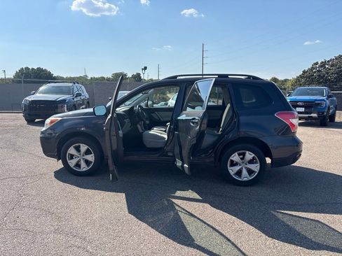 Used 2016 Subaru Forester 2.5i Premium AWD/4WD image 4