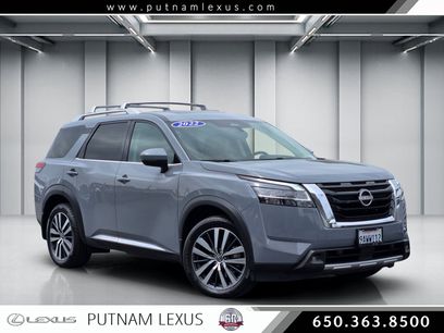 Used 2022 Nissan Pathfinder Platinum w/ Cargo Package