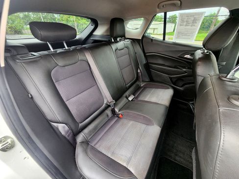 Used 2024 Chevrolet Trax LT FWD image 6