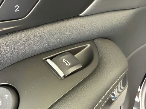 Used 2026 BMW X7 xDrive40i w/ M Sport Package image 18