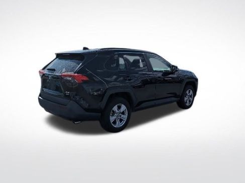 Used 2021 Toyota RAV4 XLE image 5