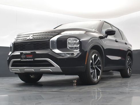 Used 2024 Mitsubishi Outlander SE image 11