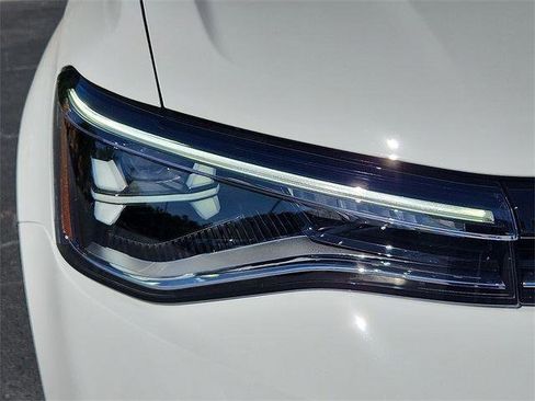 New 2025 Volkswagen Taos SE image 8