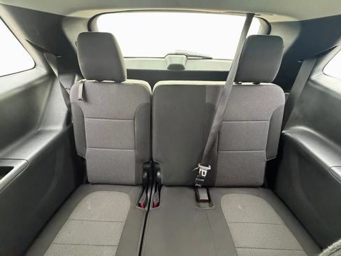 Used 2021 Chevrolet Traverse LT image 33