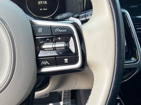 Used 2022 Kia Sorento SX Prestige w/ Panoramic Sunroof Package image 39