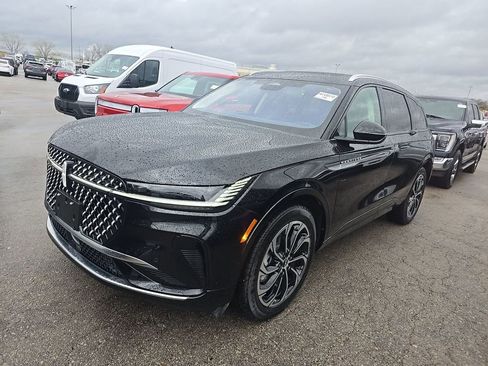 Used 2025 Lincoln Nautilus Reserve image 1