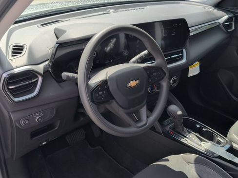 Used 2026 Chevrolet TrailBlazer LS w/ LS Convenience Package FWD image 12